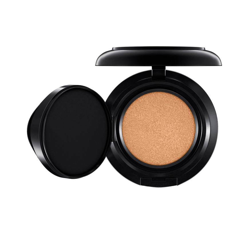 Natürliches Finish: „Matchmaster Shade Intelligence Compact“ von Mac, ca. 38 Euro
