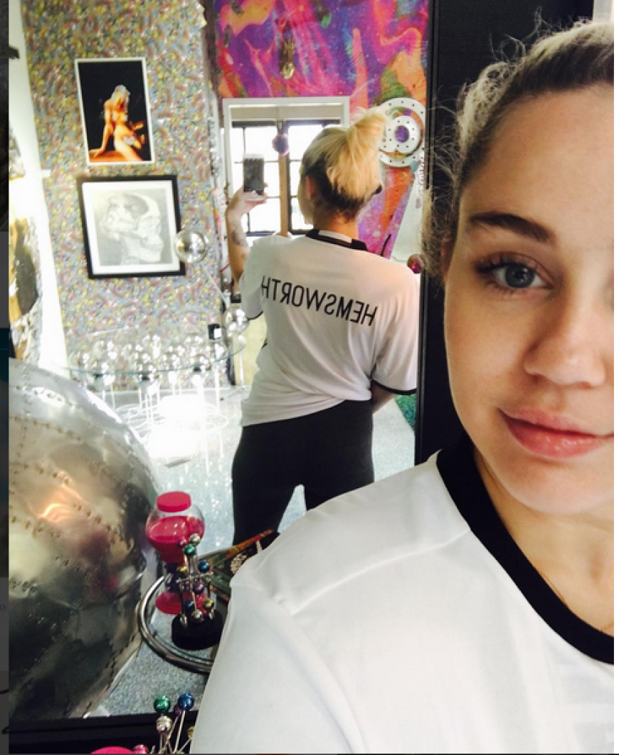 Und seit März trägt Miley auch wieder ihren Verlobungsring, mit dem Liam 2012 um ihre Hand angehalten hat. Hat sie sich jetzt getraut und wurde offiziell Mrs. Hemsworth?