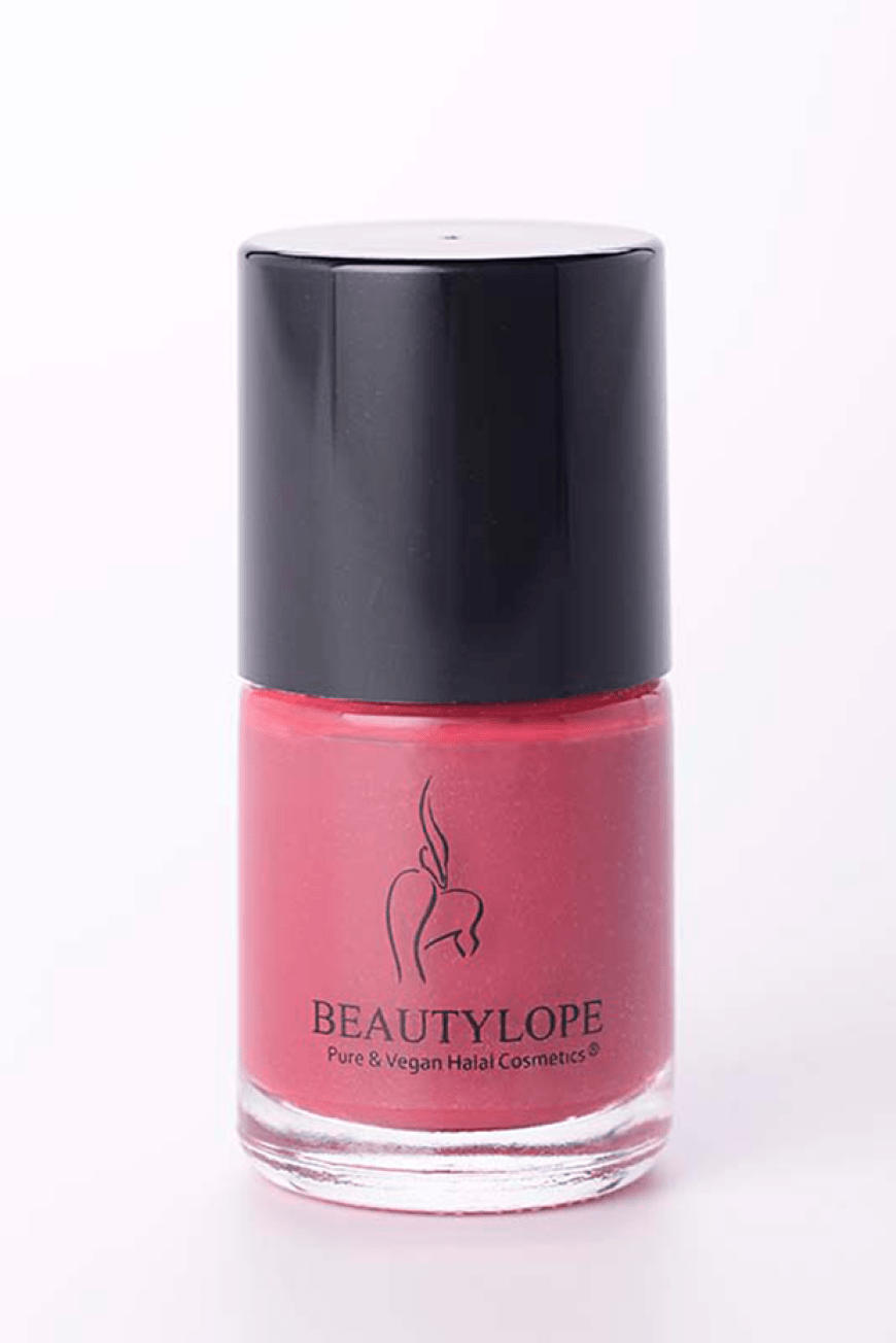 Nagellack von Beautylope, in „Zahira“, versorgt die Nägel mit Feuchtigkeit, ca. 15 Euro, beautylope.de