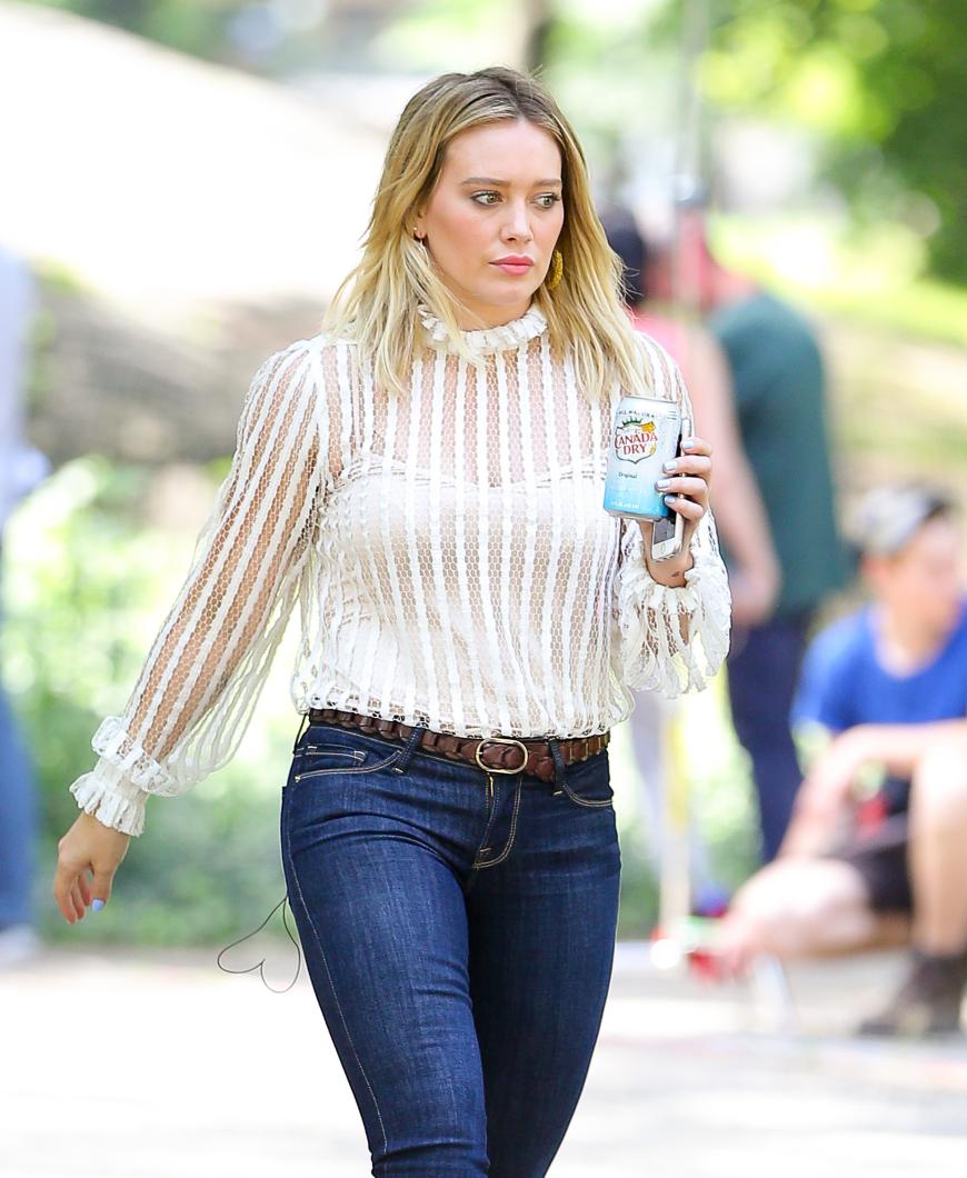 Hilary Duff wird von einem Unbekannten verfolgt.