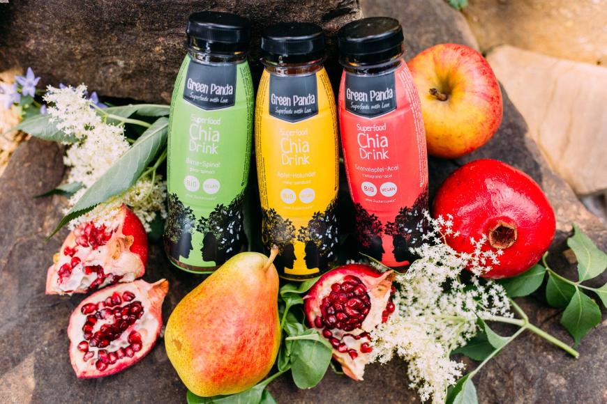 Die Green Panda Bio Superfood Chia Drinks kommen in drei Sorten daher und sind eine Erfrischung, die sättigt und schmeckt. Chia Drinks für rund 3 Euro. Hier shoppen.