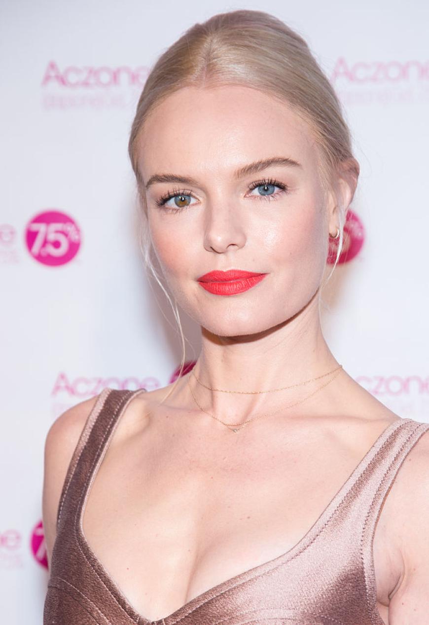 Auch hellen Hauttypen wie Kate Bosworth steht Koralle. Die Schauspielerin trägt einen etwas knalligeren Ton.