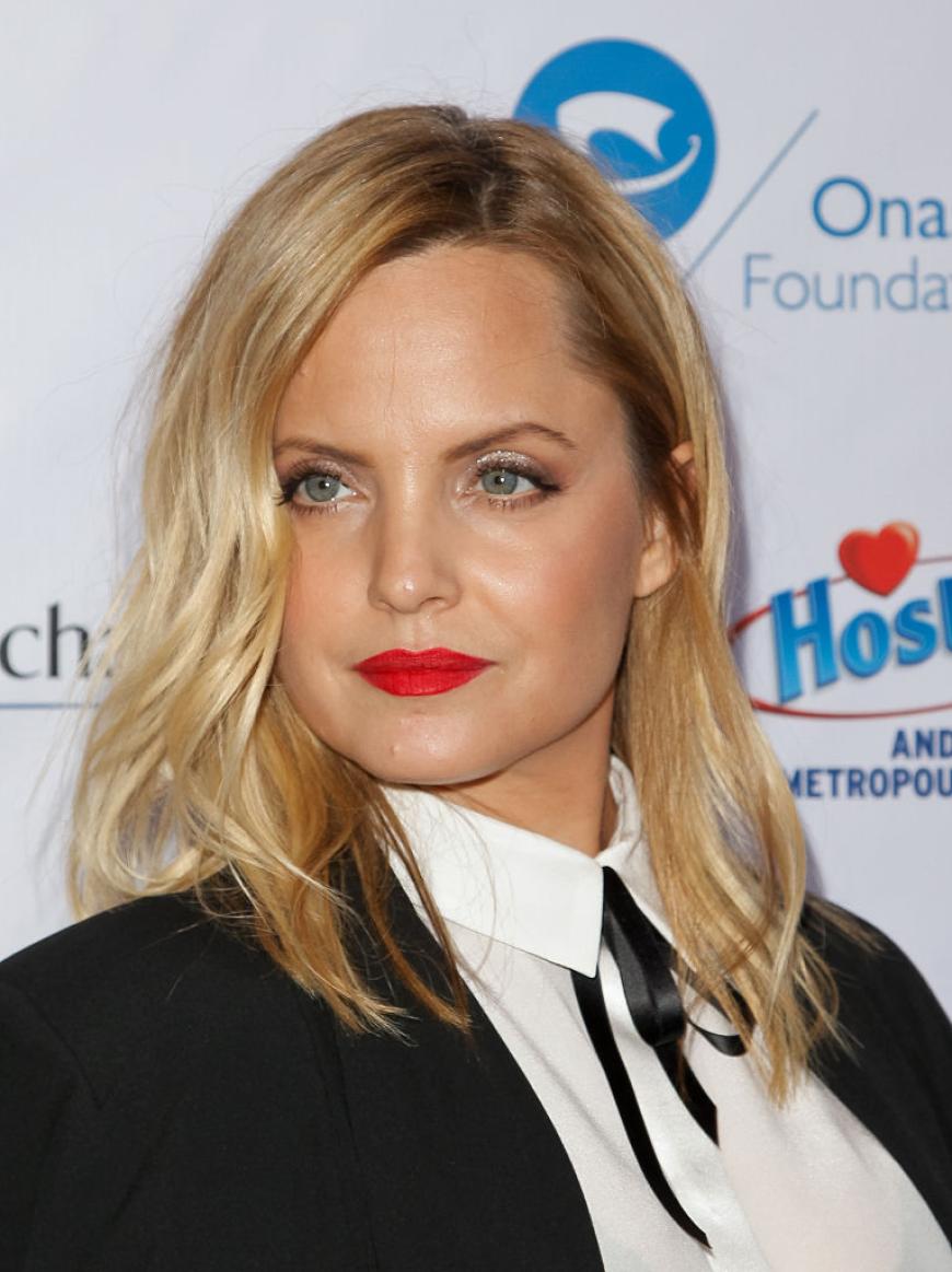 Auch Mena Suvari liebt den eleganten Femme-fatale-Look