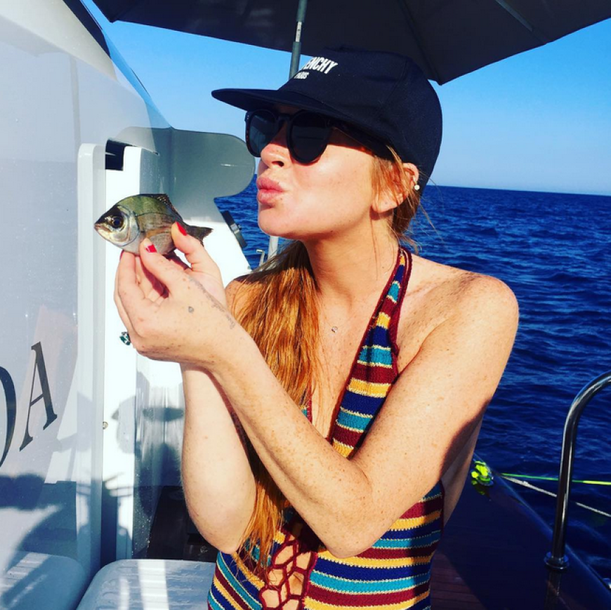 Lindsay Lohan entspannt sich nach dem Streit mit ihrem Verlobten Egor Tarabasov.