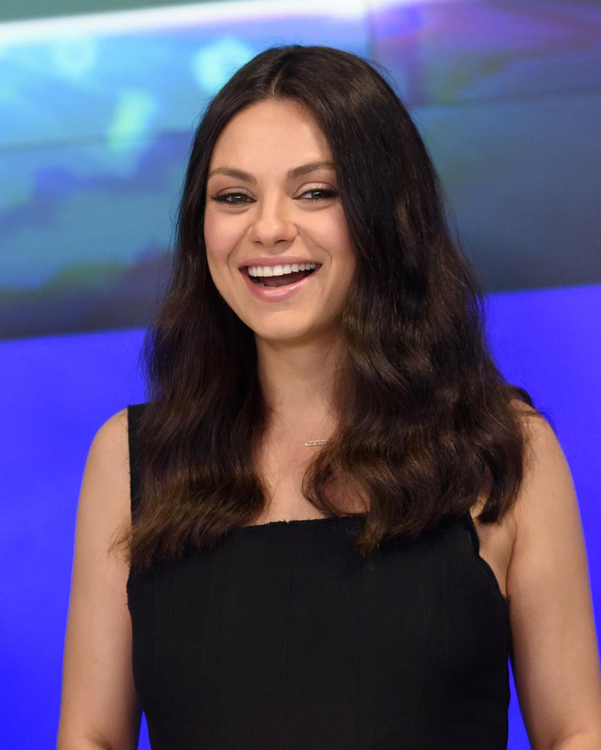 Mila Kunis' Baby-Glow ist nicht zu übersehen.