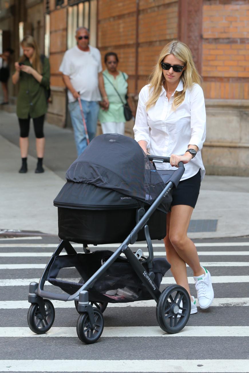 Nicky Rothschild als super stylische Mom