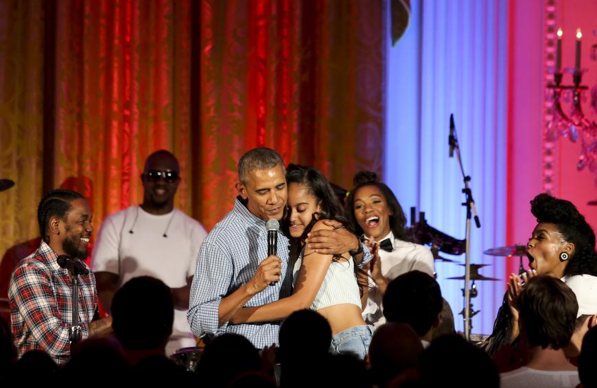 Und was sagt Papa Barack dazu? Seine Tochter Malia ist sein kleiner Engel.