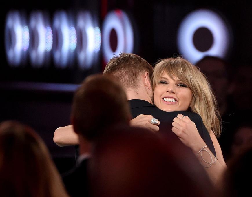 Nein, es ist nicht Taylor Swift...