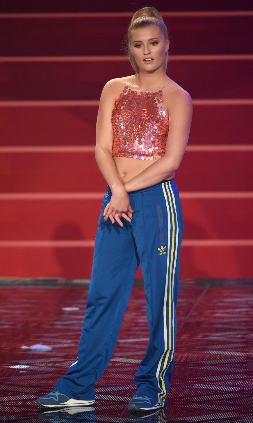 Luna Schweiger bei