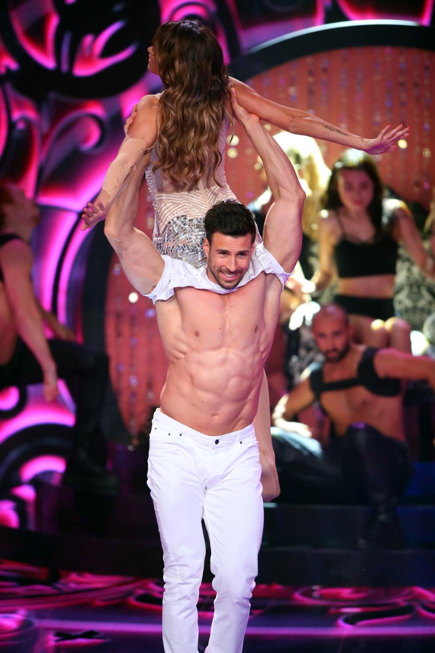 Sixpack-Alarm: Sabia Boulahrouz und Leonard Freier tanzen zu