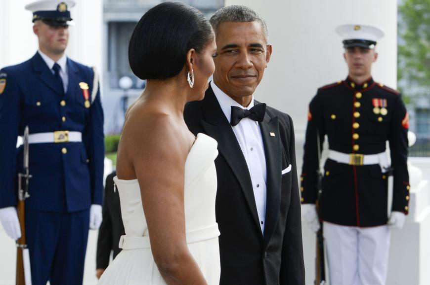 Jetzt kommt erst mal eine romantische Drama-Komödie mit Parker Sawyers ins Kino. In dem Film geht es um die junge Liebesbeziehung mit seiner späteren Ehefrau Michelle Obama.