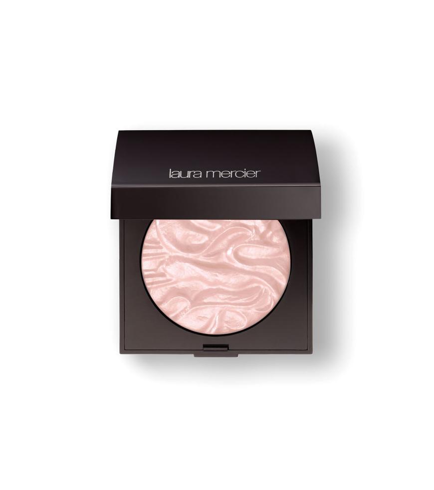 „Face Illuminator“ von Laura Mercier in „Devotion“, ca. 20 Euro