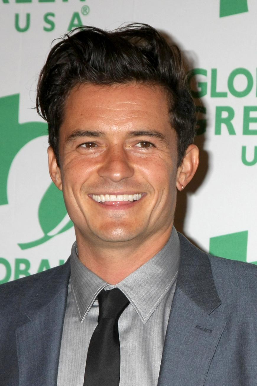 Orlando Bloom splitterfasernackt beim Paddeln - und das ganze Netz lacht.