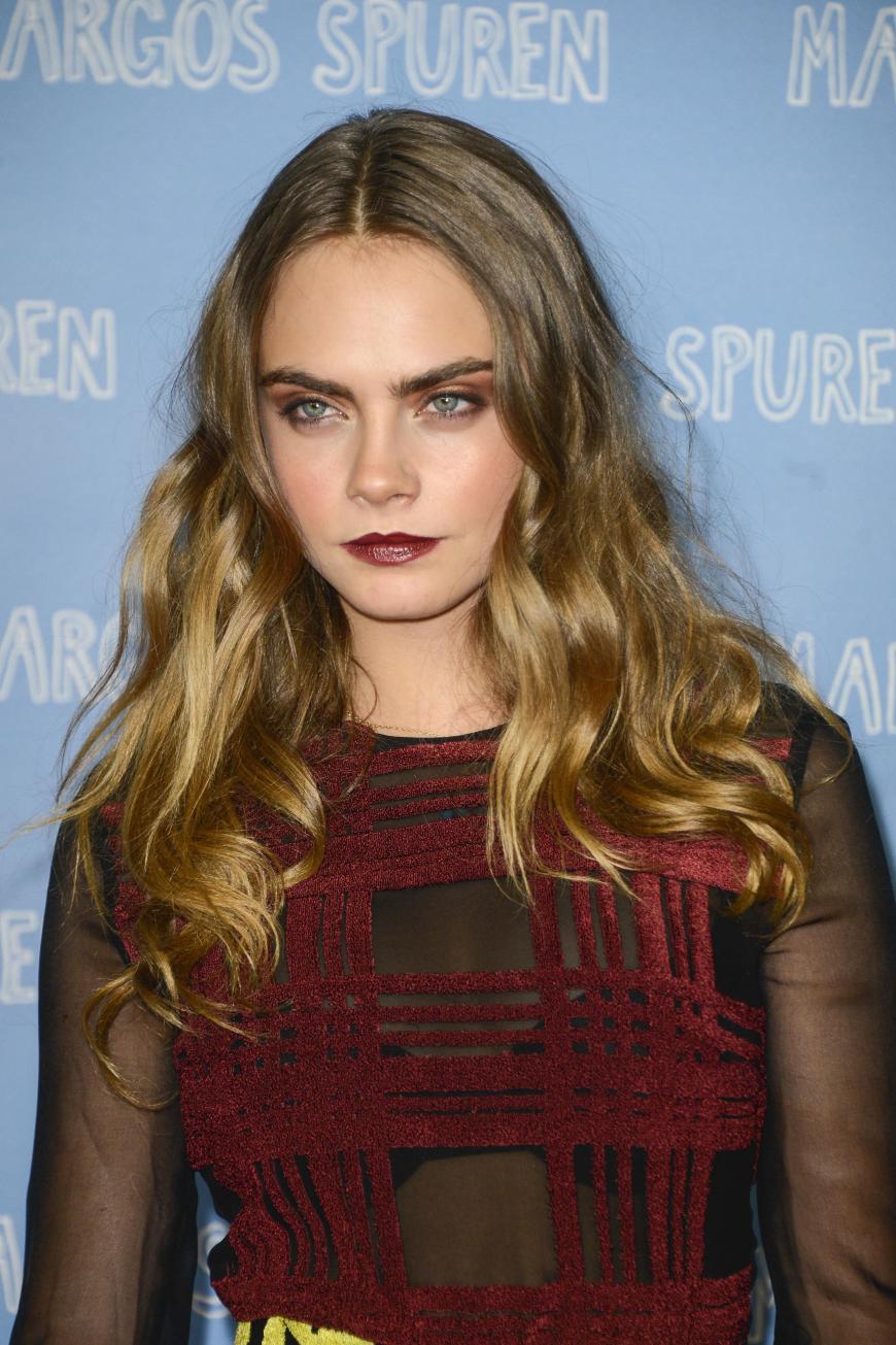 Cara Delevingne spricht über ihre dunkle Vergangenheit.