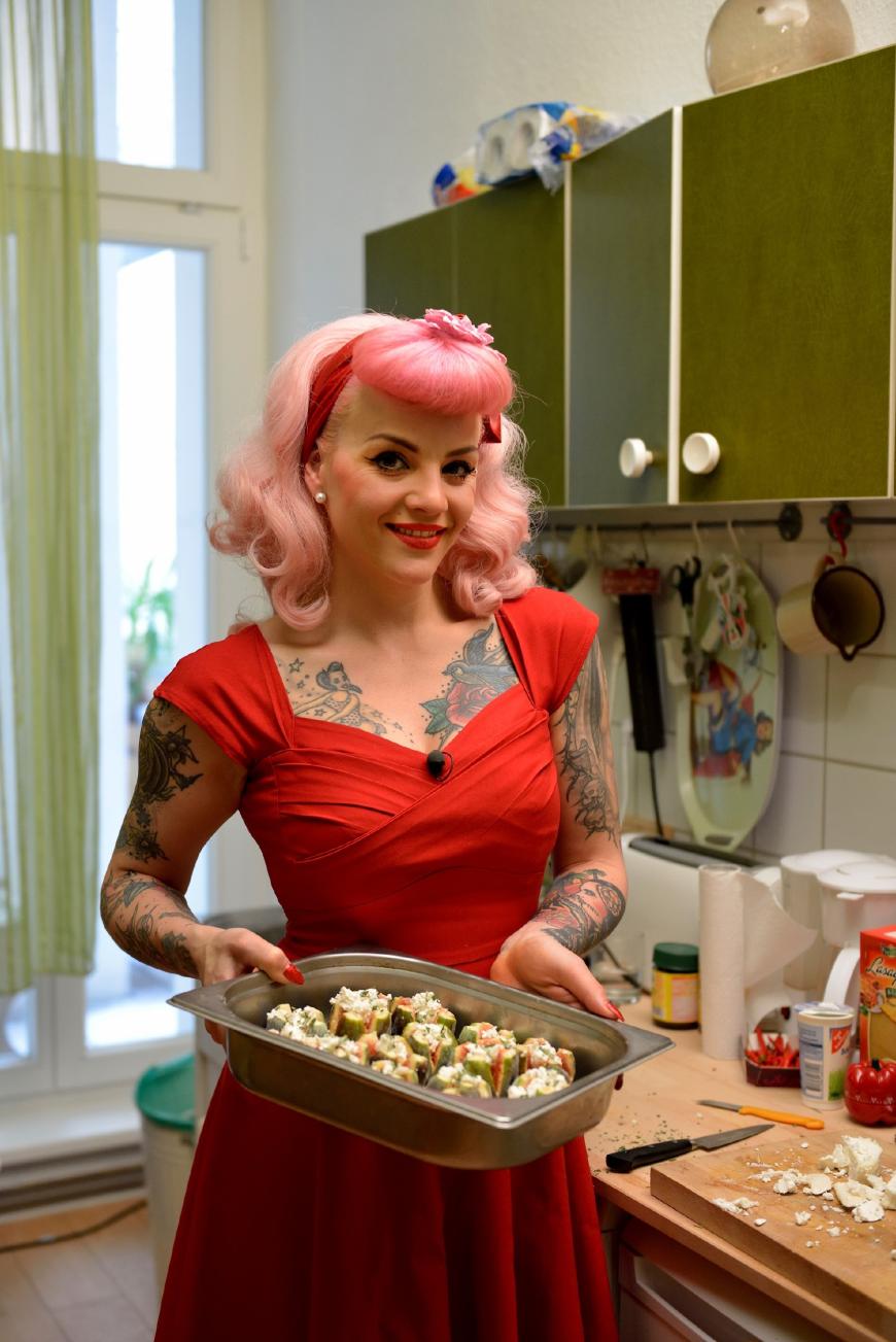 Bella la Donna hat als Gastgeberin beim