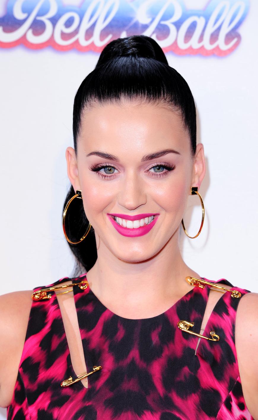 Auch Katy Perry macht sich offenbar nichts aus den Nacktfotos ihres Liebsten.