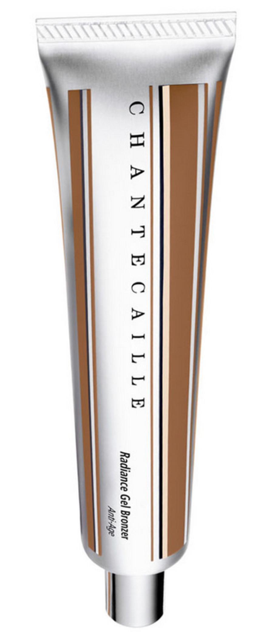 Sorgt dank Polymeren für ein ebenmäßiges Finish: „Radiance Gel Bronzer“ von Chantecaille, ca. 63 Euro, niche-beauty.de