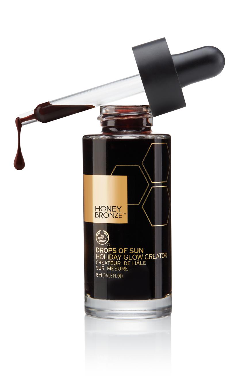 Easy Dosierung: „Honey Bronze Drops of Sun Holiday Glow Creator“ von The Body Shop, ca. 16 Euro