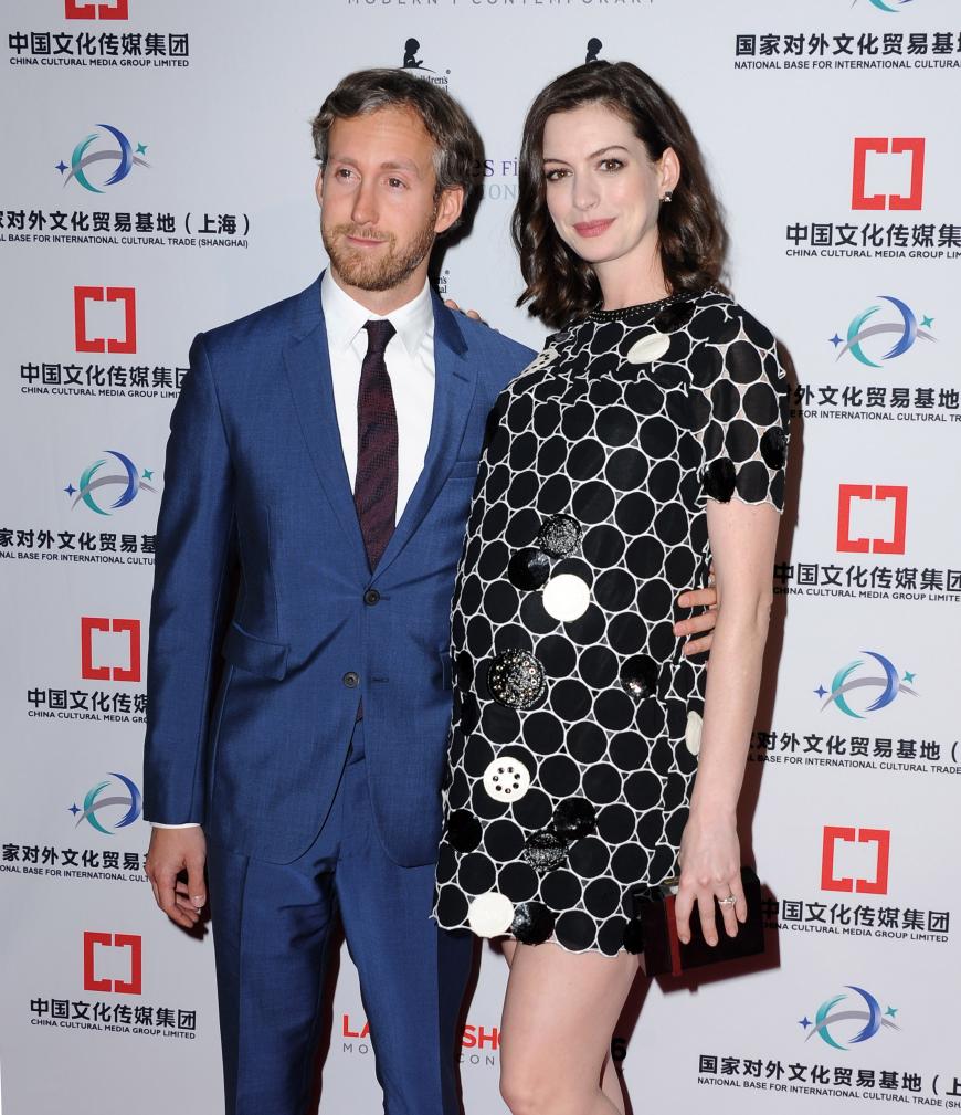 Die schwangere Anne Hathaway mit ihrem Ehemann Adam Shulman