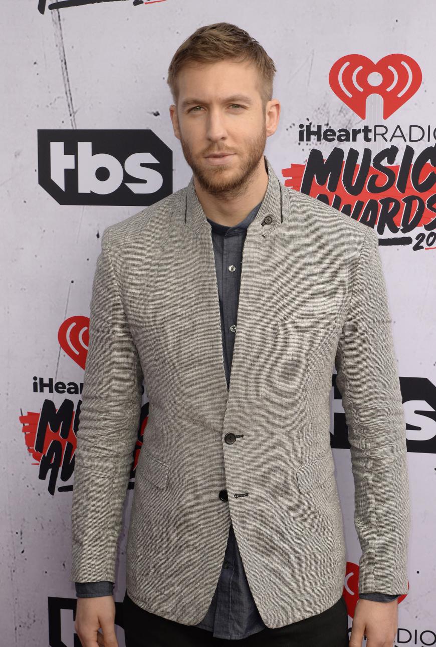 Calvin Harris hielt sich zu den Beziehungs-Gerüchten bislang bedeckt.
