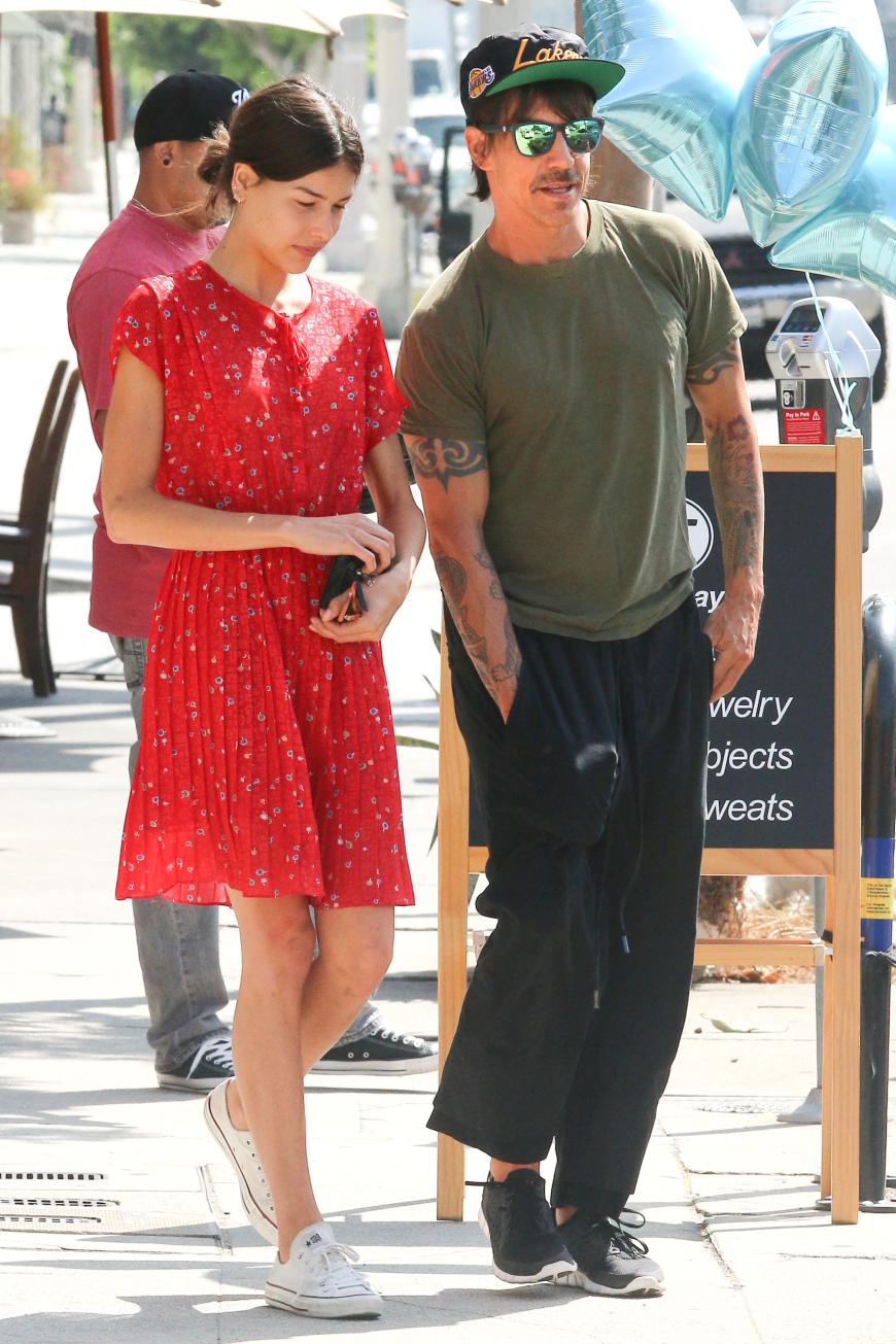 Von dem deutlich jüngeren Model Helena Vestergaard hat sich Anthony Kiedis mittlerweile getrennt.