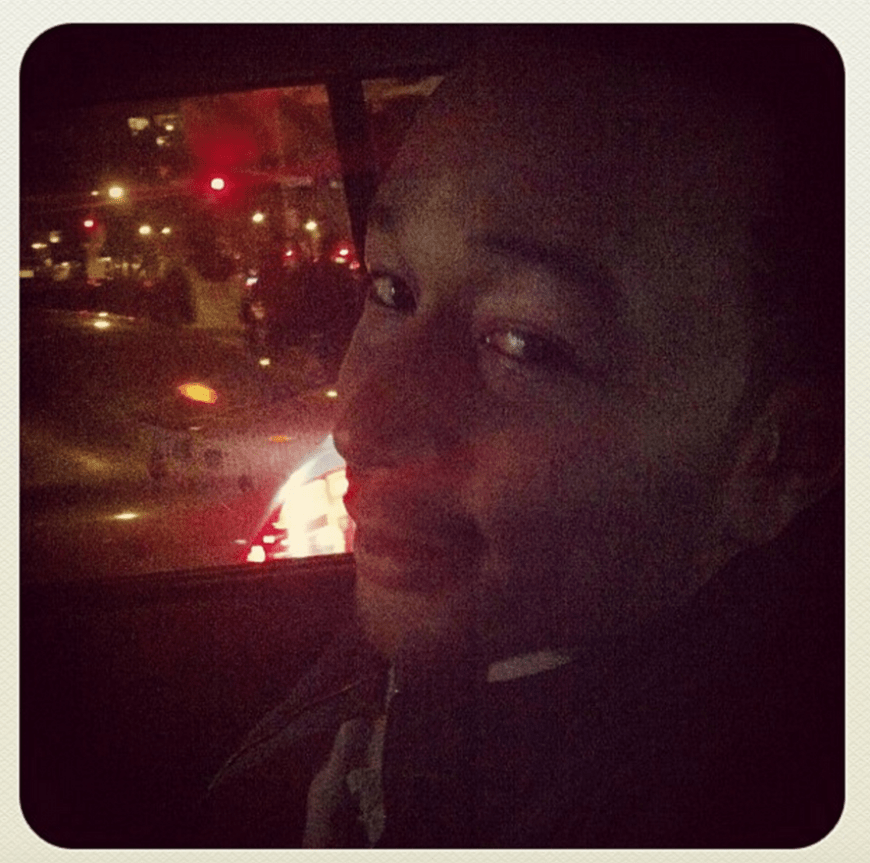 Ihre unbändige Liebe zu John Legend ist Bestandteil von Chrissy Teigens erstem Instagrampost vom 3.3.2012.