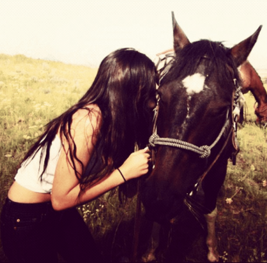 Seit diesem Bild ist eine Menge passiert! Kylie Jenner postete das erste Bild am 6.11.2011 und zeigte sich darauf ganz unschuldig als kleines Pferdemädchen.