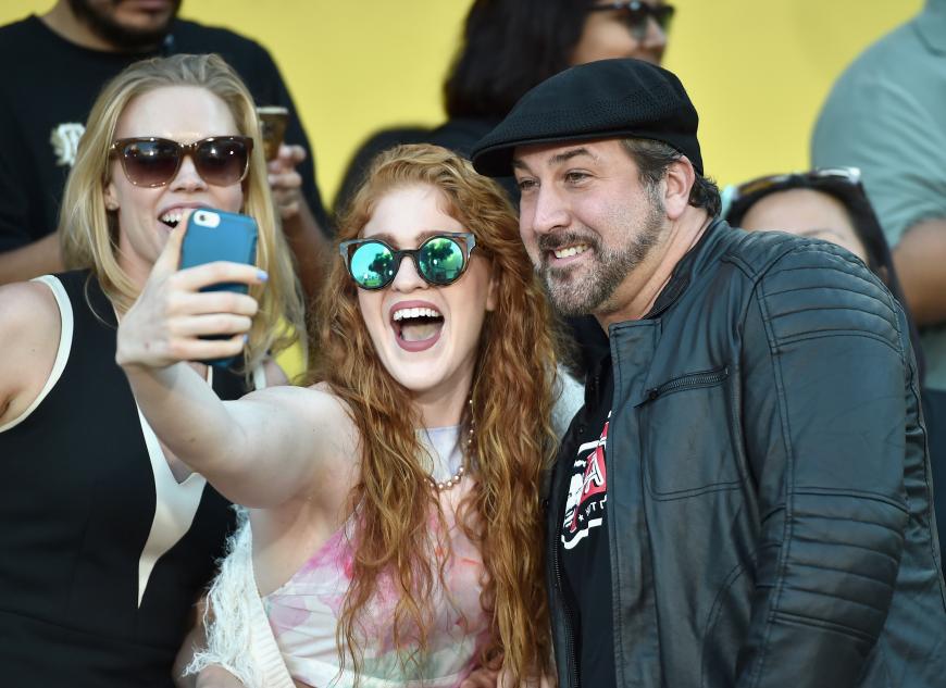 ... und posierte mit Fans für Selfies.