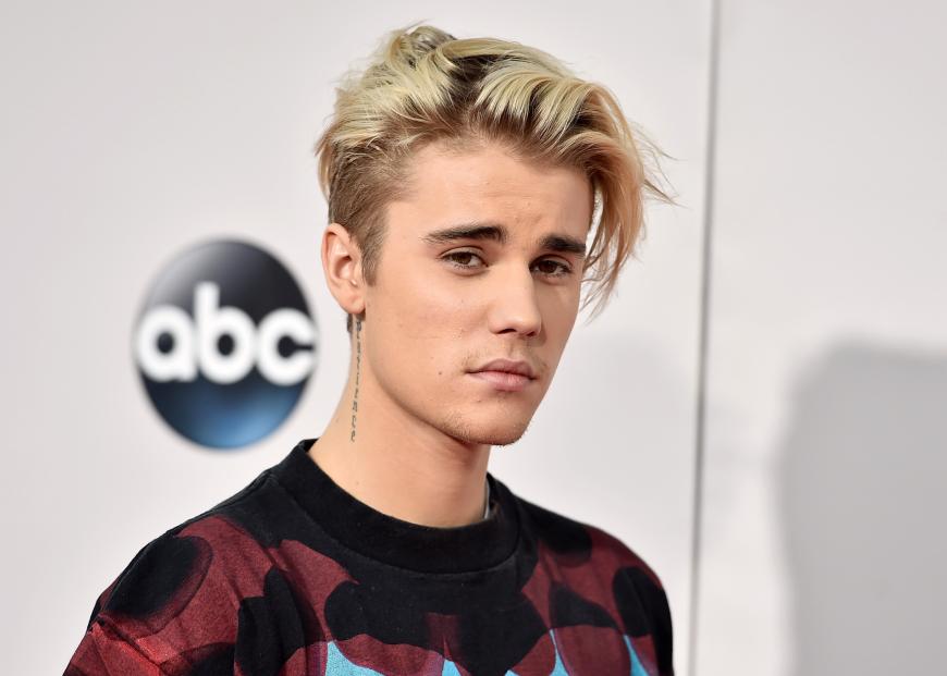 Vom Biebs zum Bieber. Justin war früher so süß, heute mimt er den leidenden Badboy. Justin, bitte übertreibe deine Rolle nicht.