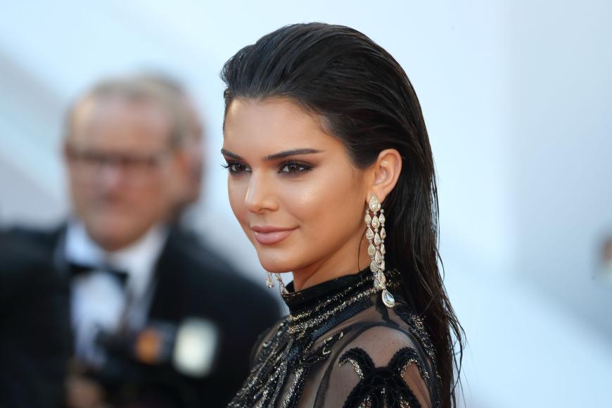 Heute ist Kendall Jenner eine echte Sexbombe und Muse von Karl Lagerfeld.