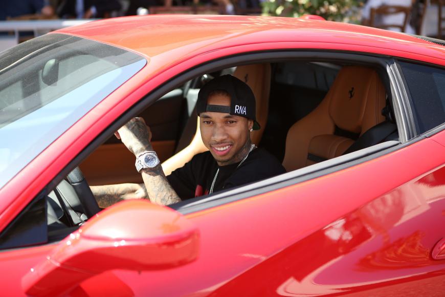 Dabei steht es um die Finanzen von Tyga eher schlecht. In den letzten Monaten wurde sein Haus zwangsgeräumt und seine teuren Schlitten von Inkasso-Firmen eingezogen.