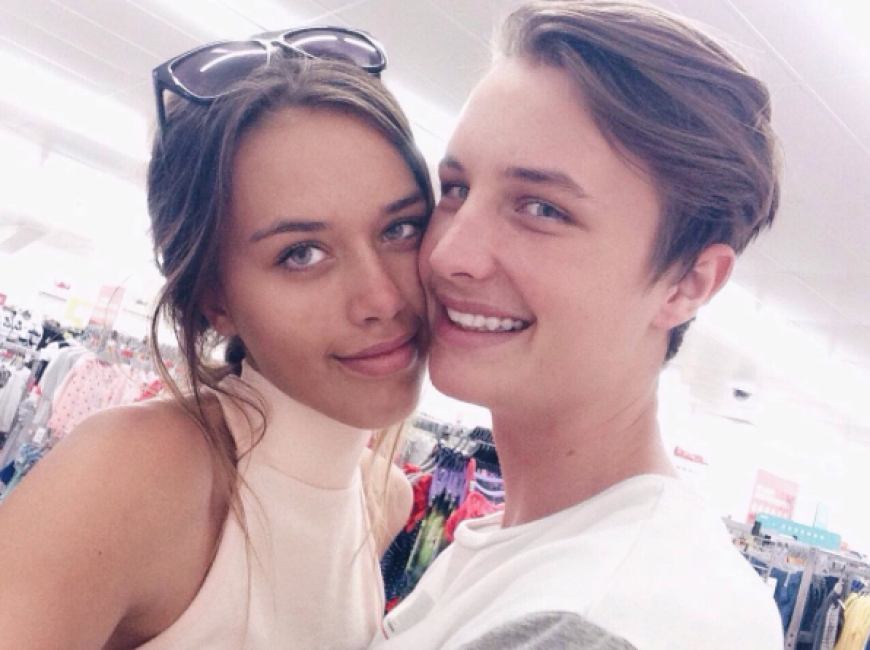 Elyse' Freund Connor Barker muss den Tod seiner Liebsten verkraften.