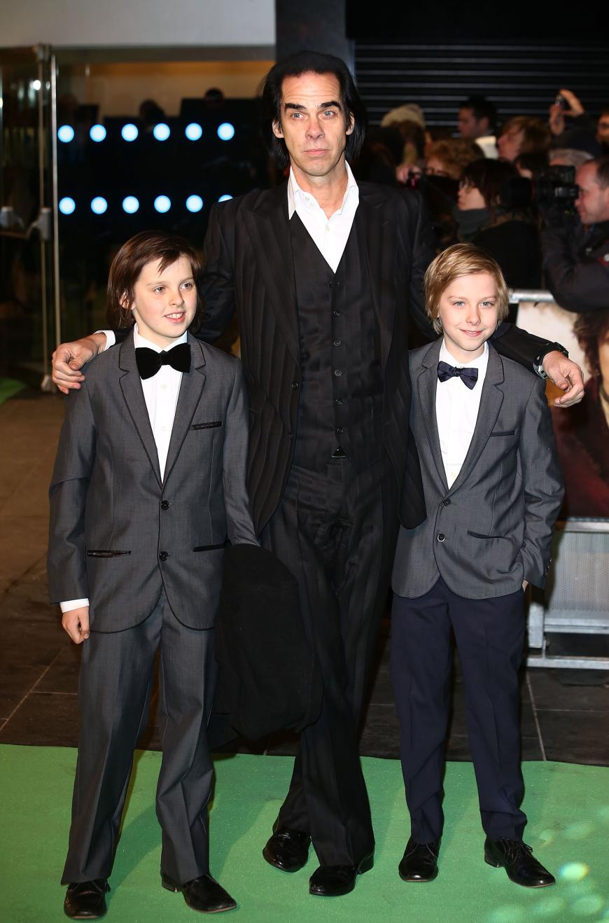 Nick Cave mit seinen Söhnen Earl und Arthur (r.)