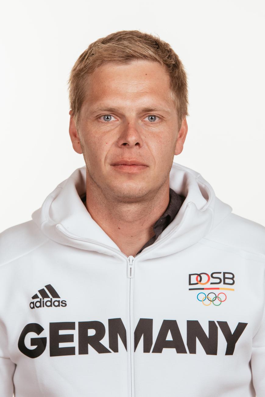 Der Bundestrainer der deutschen Kanuslalom-Mannschaft erlitt ein schweres Schädel-Hirn-Trauma und musste notoperiert werden.