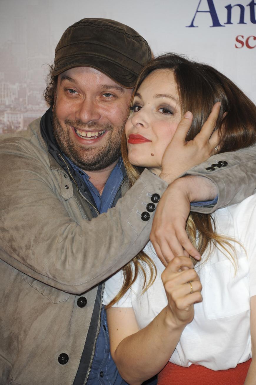 Mit Mina Tander ist der Schauspieler aktuell in der Komödie