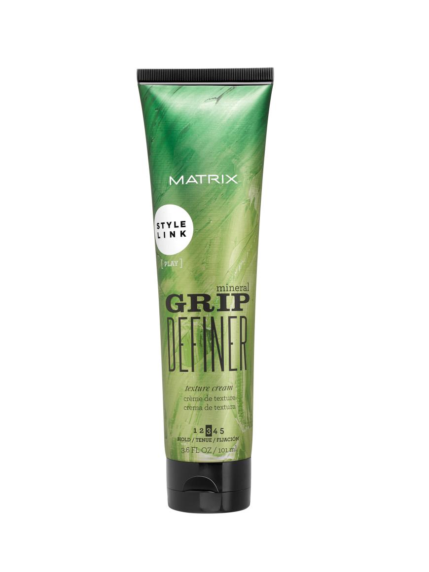 ZOPF-HILFE „Mineral Grip Definer“-Styling Cream von Matrix, ca. 16 Euro, beim Friseur