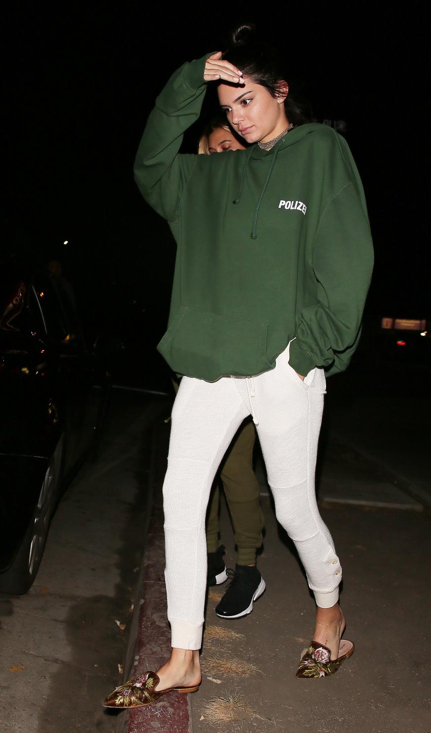 Kendall Jenner auf dem Weg mit Hailey Baldwin zum Late-Night-Dinner mit ASAP Rocky.