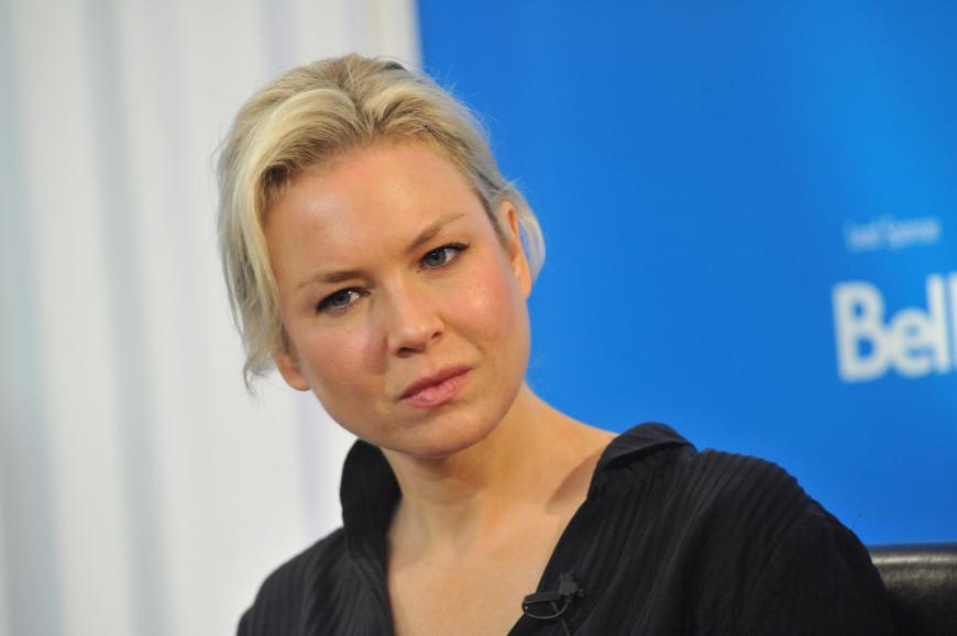 Vor mehr als zwanzig Jahren beging der Ex-Freund von Renée Zellweger Selbstmord. Nun brach die Mutter des Opfers im Interview ihr Schweigen.