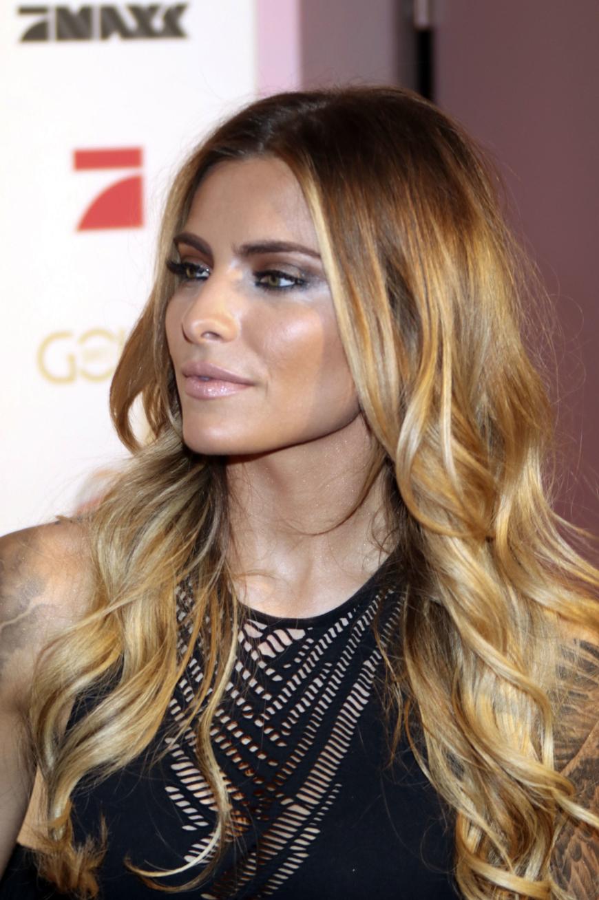 Auch Sophia Thomalla machte ihrer Trauer bei Instagram Luft.