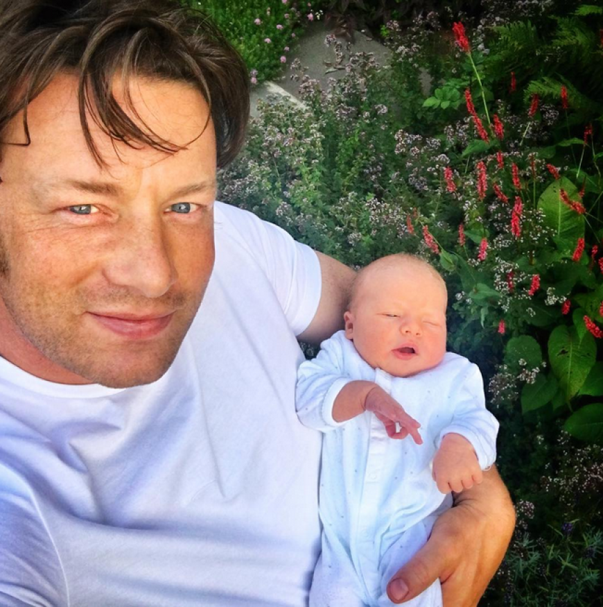 Jamie Oliver postete auf Instagram ein Bild mit seinem 5. Kind.
