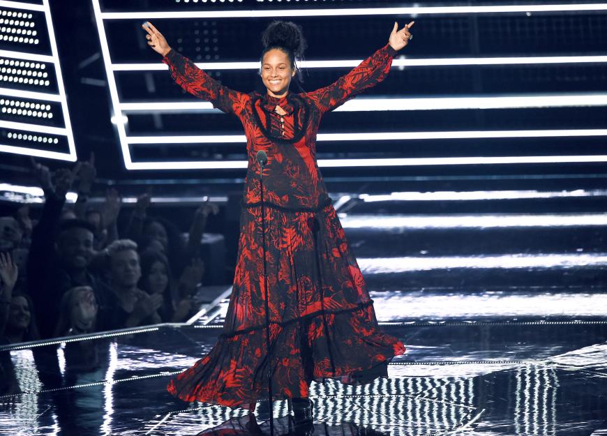 Auf der Bühne beeindruckte Alicia Keys mit einer gesungenen Rede.