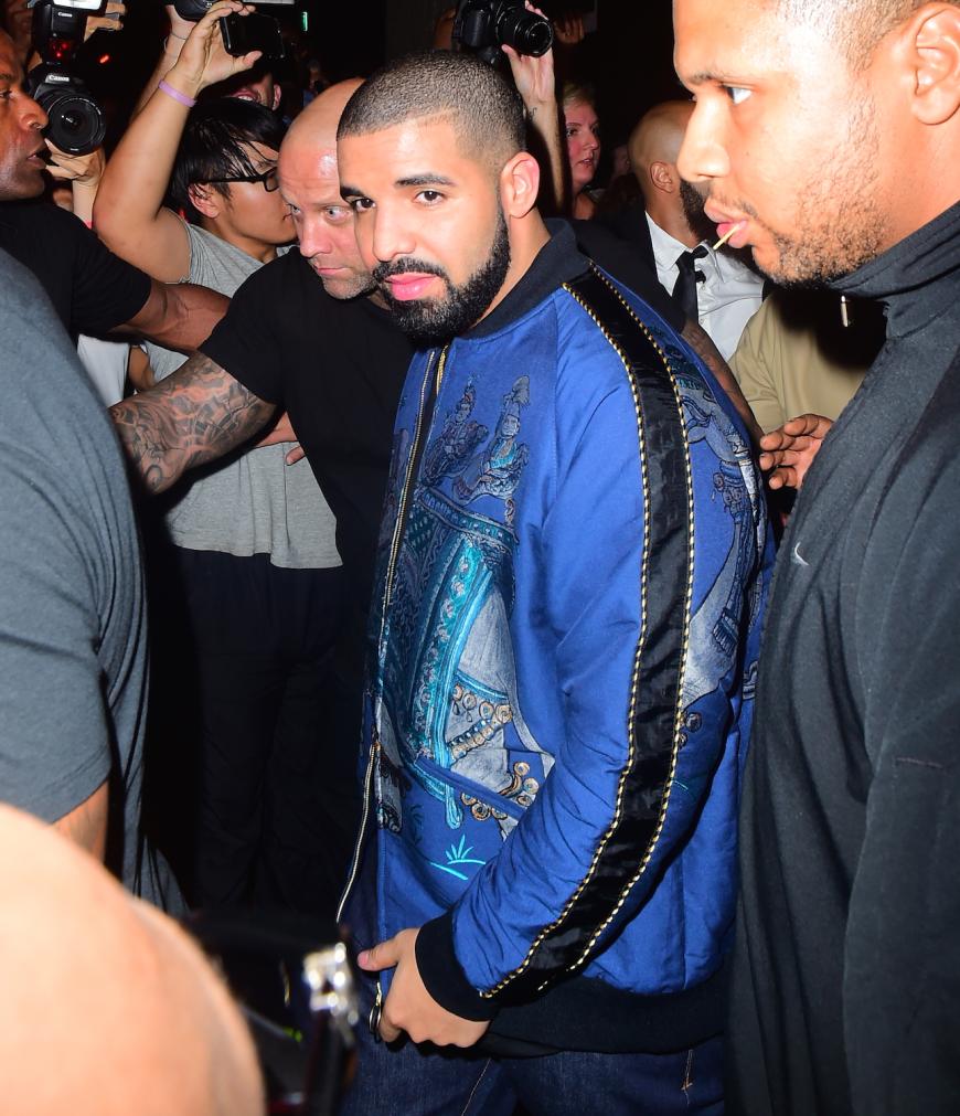Auch Drake enterte den Club um etwa drei Uhr morgens.
