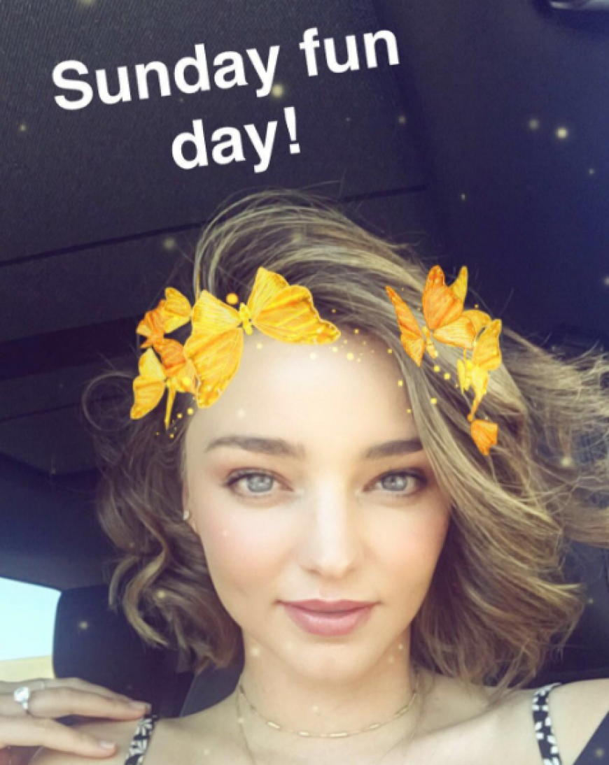 Miranda Kerr zeigt im Netz ihren prachtvollen Verlobungsring.