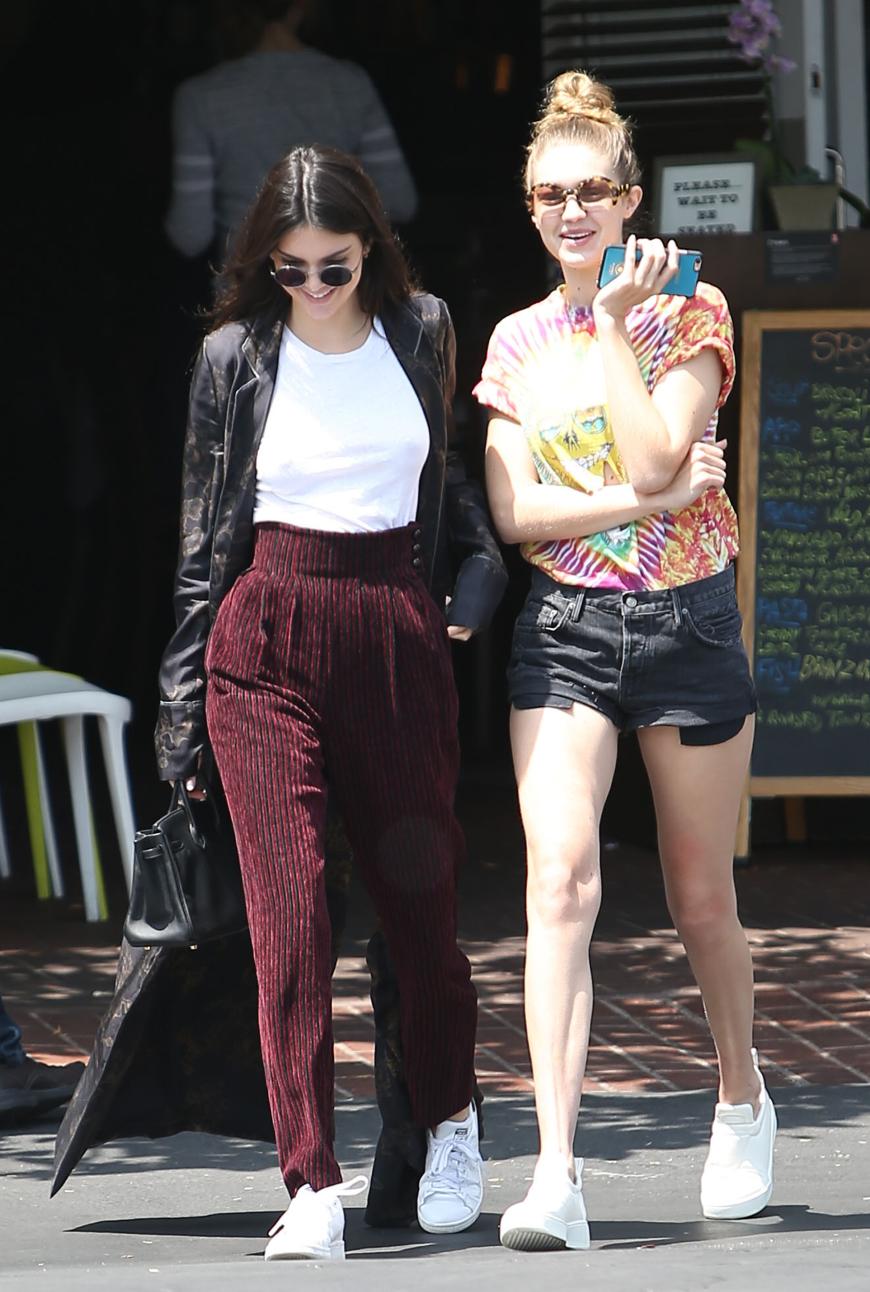 Streetstyle made in Hollywood: Gigi Hadid und Kendall Jenner machen den Trend gerne mit