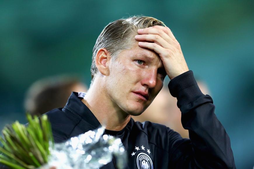 Bastian Schweinsteiger war selbst schon vor Anpfiff des Spiels emotional ergriffen.