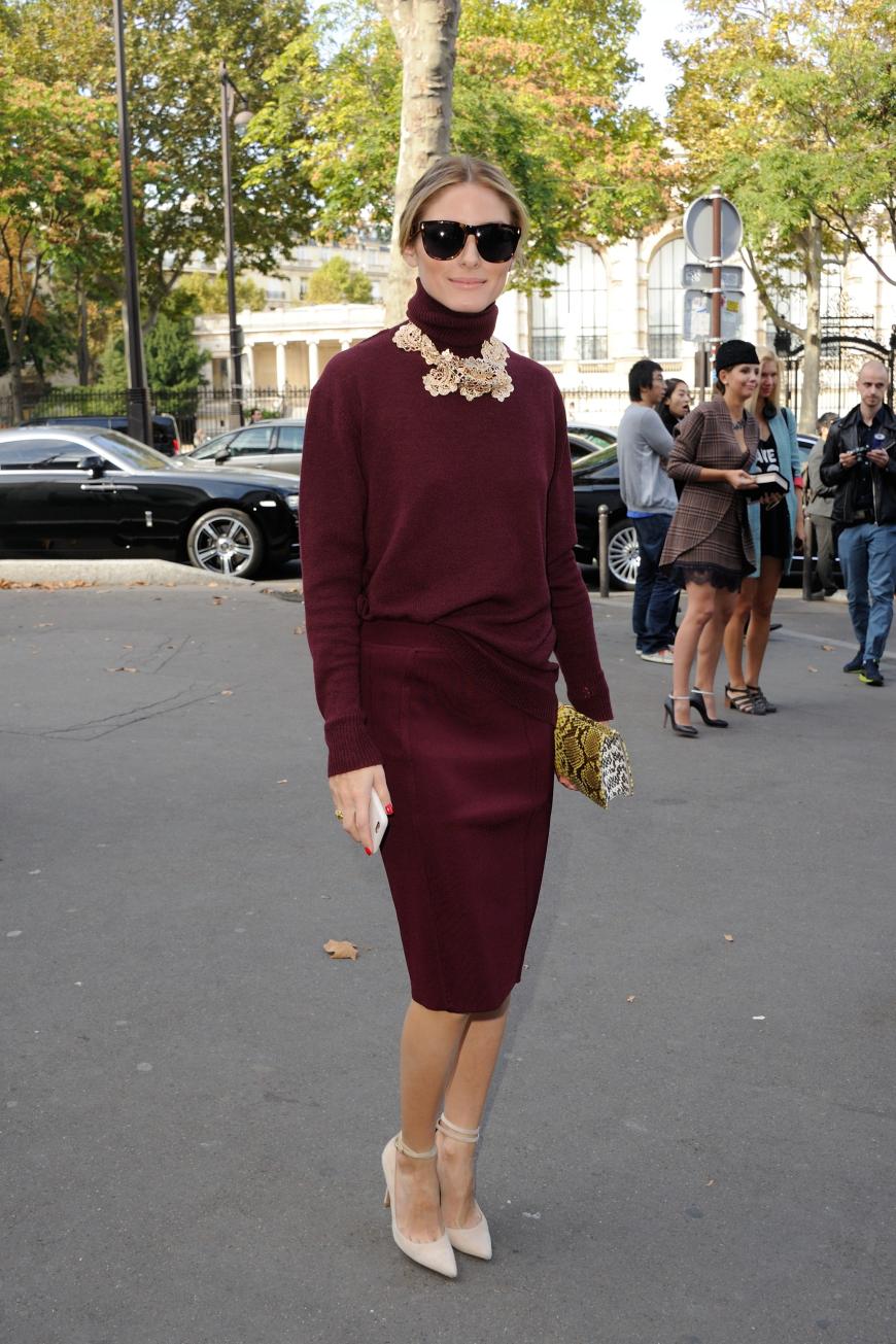 25. September 2014 - Paris Collections: Women SS15, Paris: So sexy kann ein Strickkleid mit Rollkragen sein.