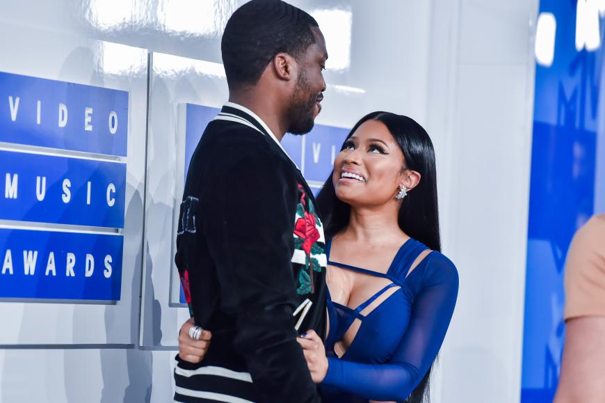 Bei den MTV Video Music Awards 2016 zeigten sich Nicki Minaj und Meek Mill zwar verliebter denn je, doch von einem Babybauch war vor wenigen Tagen noch nichts zu sehen.