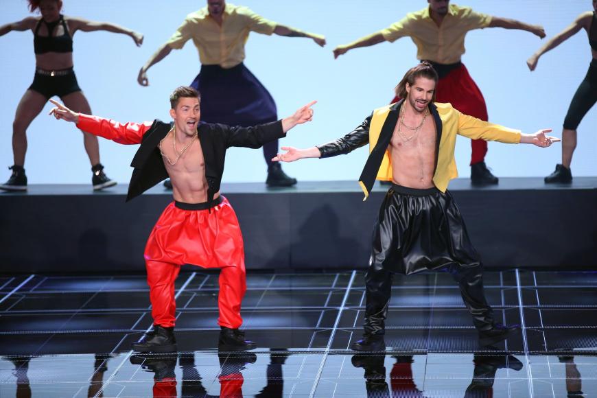 Philipp Boy und Bene Mayr bei ihrer Performance zu „Bye Bye Bye