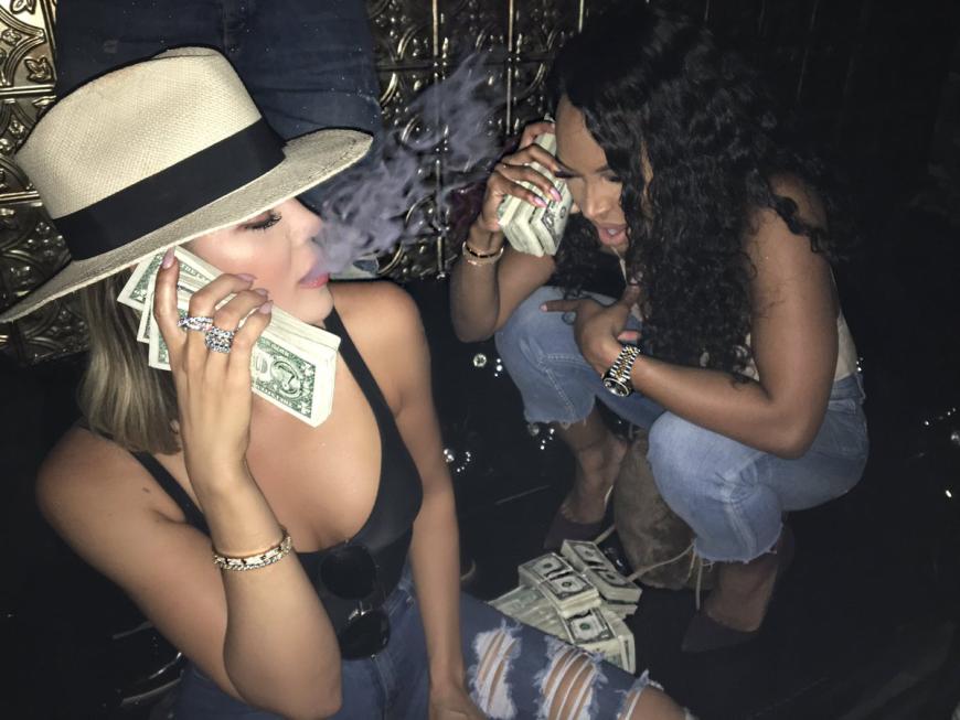 Was möchte Khloé Kardashian ihren Fans mit diesem Bild bloß sagen?