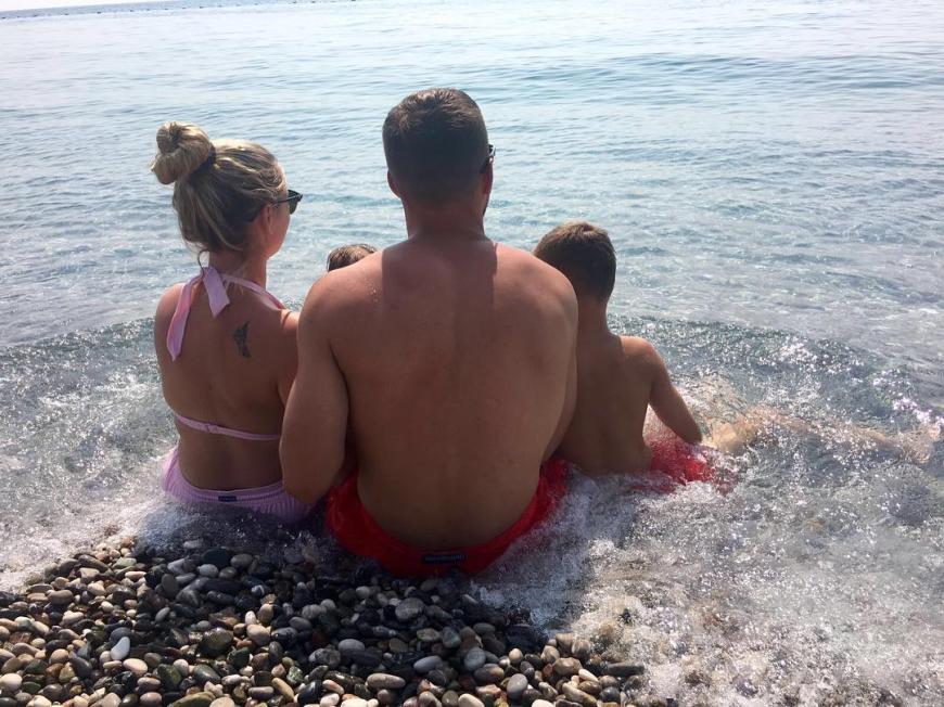 Lukas Podolski freut sich, endlich mehr Zeit für seine Familie zu haben.